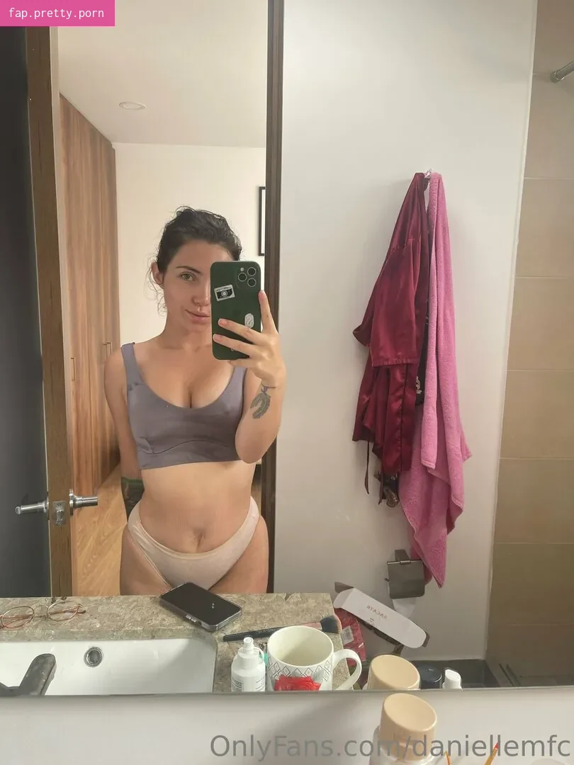 DanielaQ - Photo #42