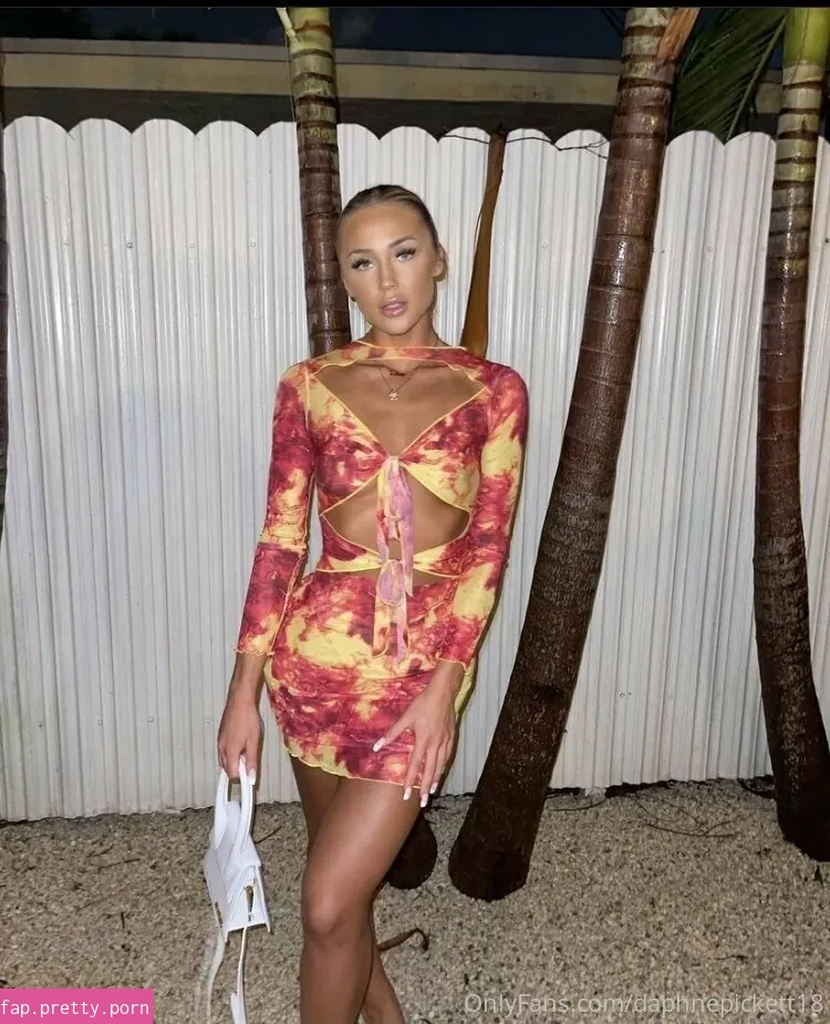 daphnepickett18 - Photo #09