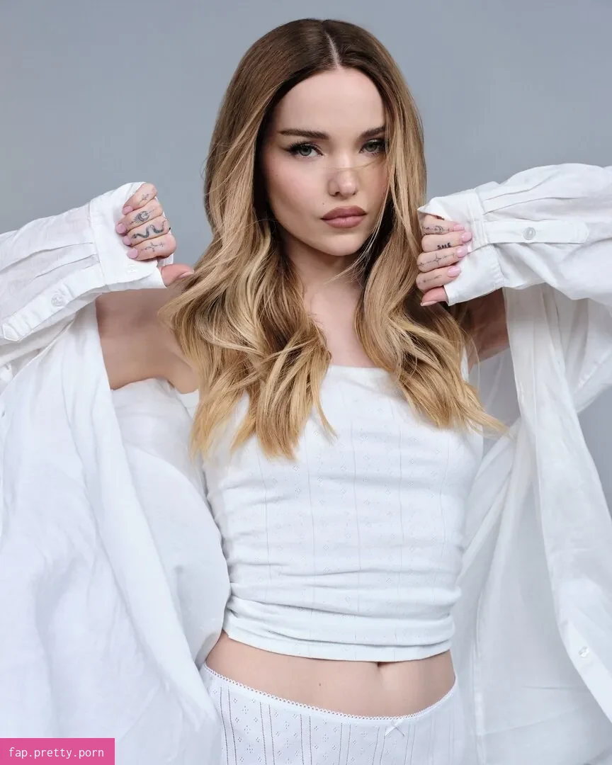 Dove Cameron - Photo #03