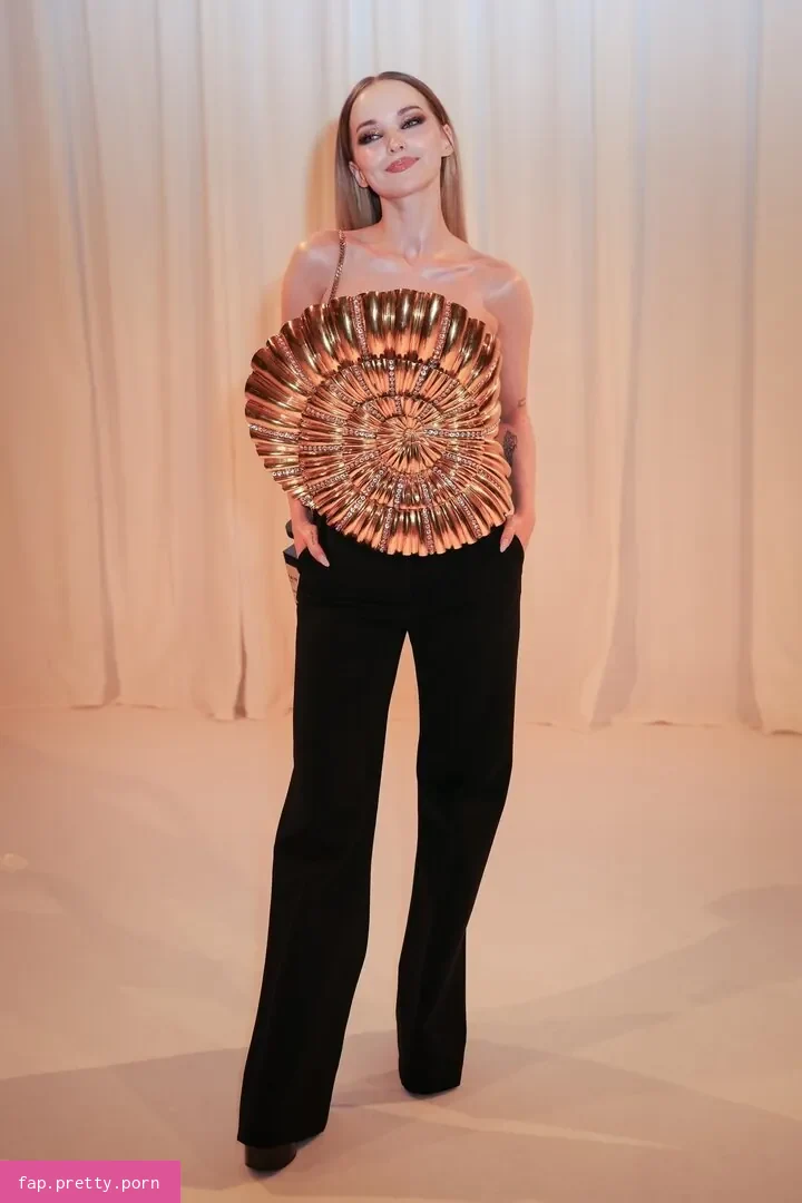 Dove Cameron - Photo #23