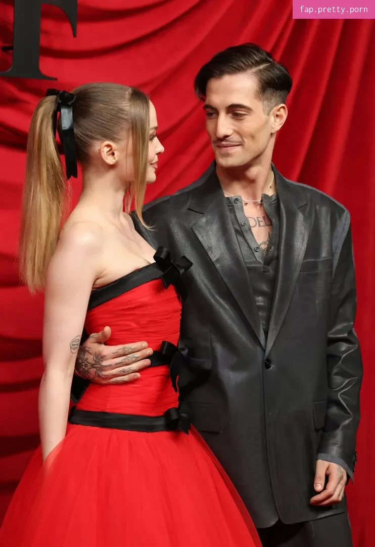 Dove Cameron - Photo #40