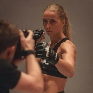 Dakota Ditcheva content