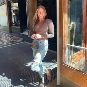 Dakota Ditcheva content