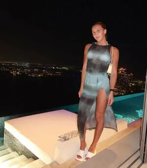 Dakota Ditcheva content