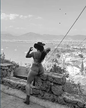 Dilara Deniz content