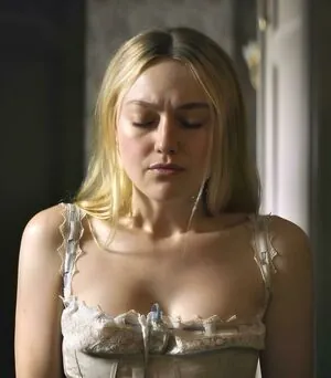 Dakota Fanning #
