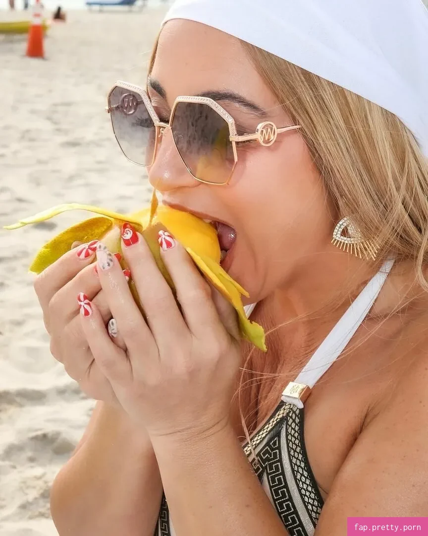 Daniele Gates - Photo #34