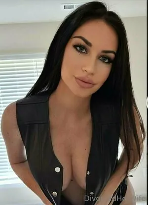 divorcedhotwife content