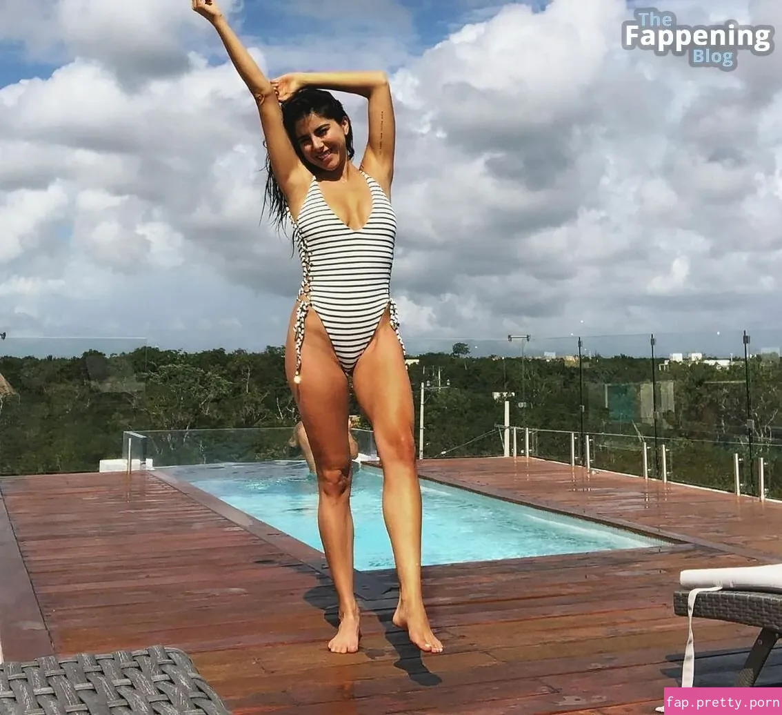 Daniella Monet - Photo #00