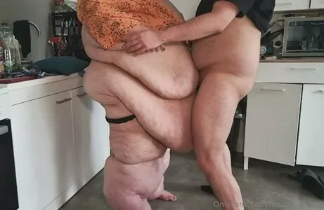 doughbellygirl content