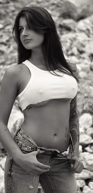 dominique_rwr content