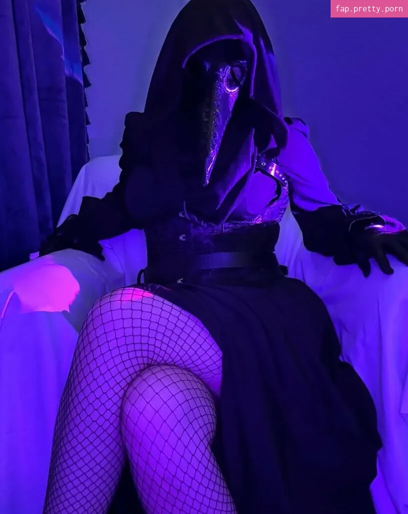 Dr. Ravensong - Photo #03