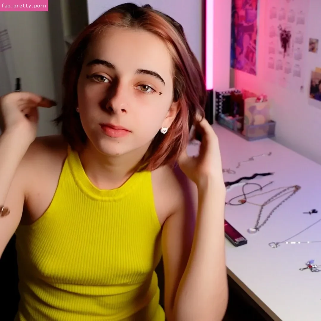 Diana Vlog - Photo #01
