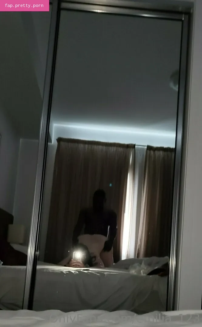 emilia_123 - Photo #04