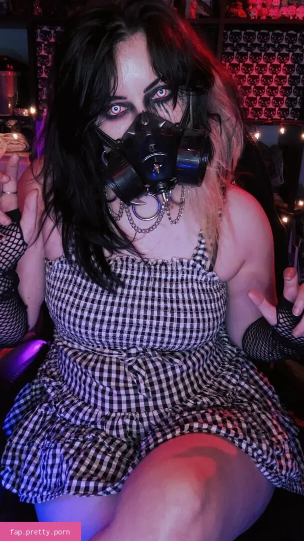 Easygoinggoth - Photo #05