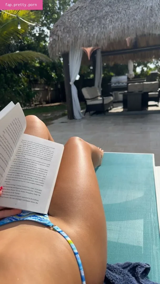 Ellie Blue - Photo #08