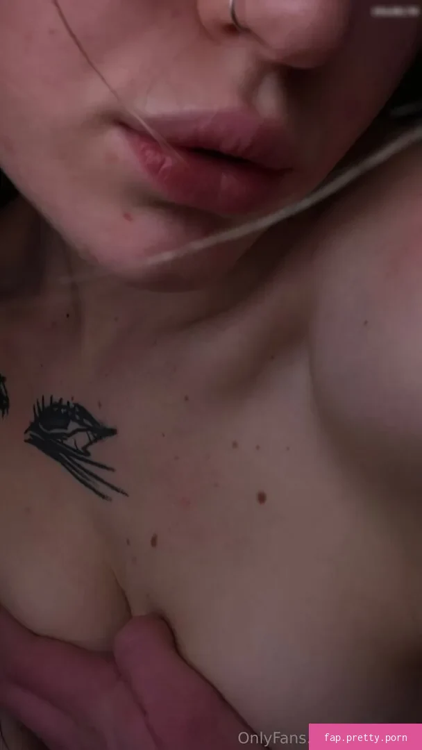 Elliecutiee / b_anni - Photo #27