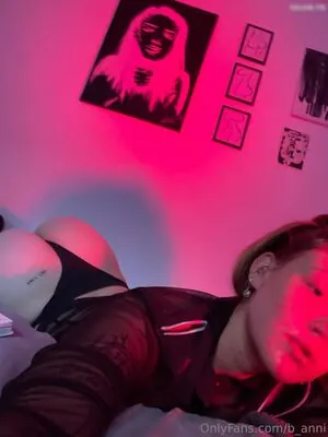 Elliecutiee / b_anni content