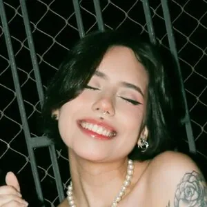 Ellie Cmiiu