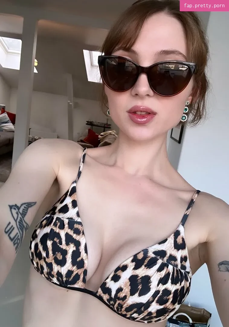 Emily Cain - Photo #06