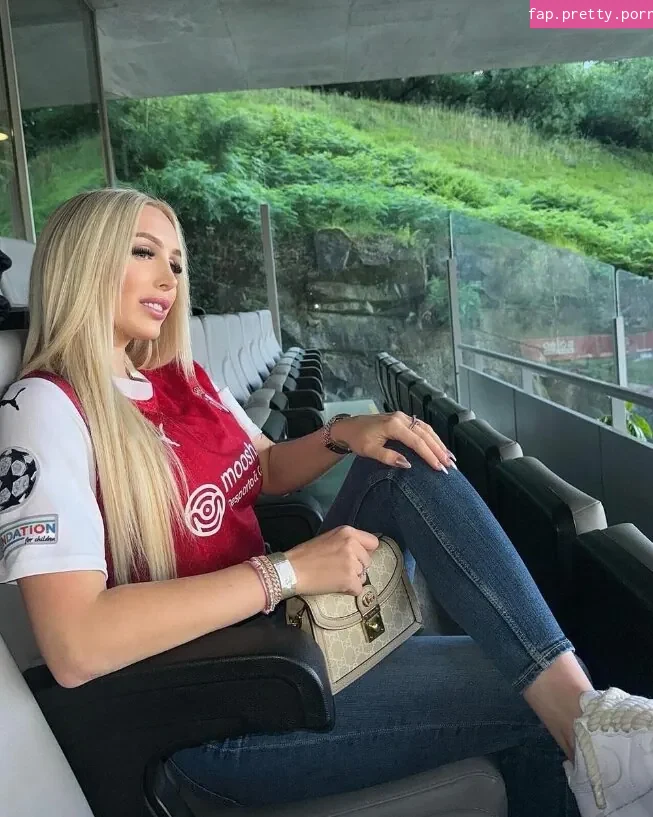 Emily Claire - Photo #15