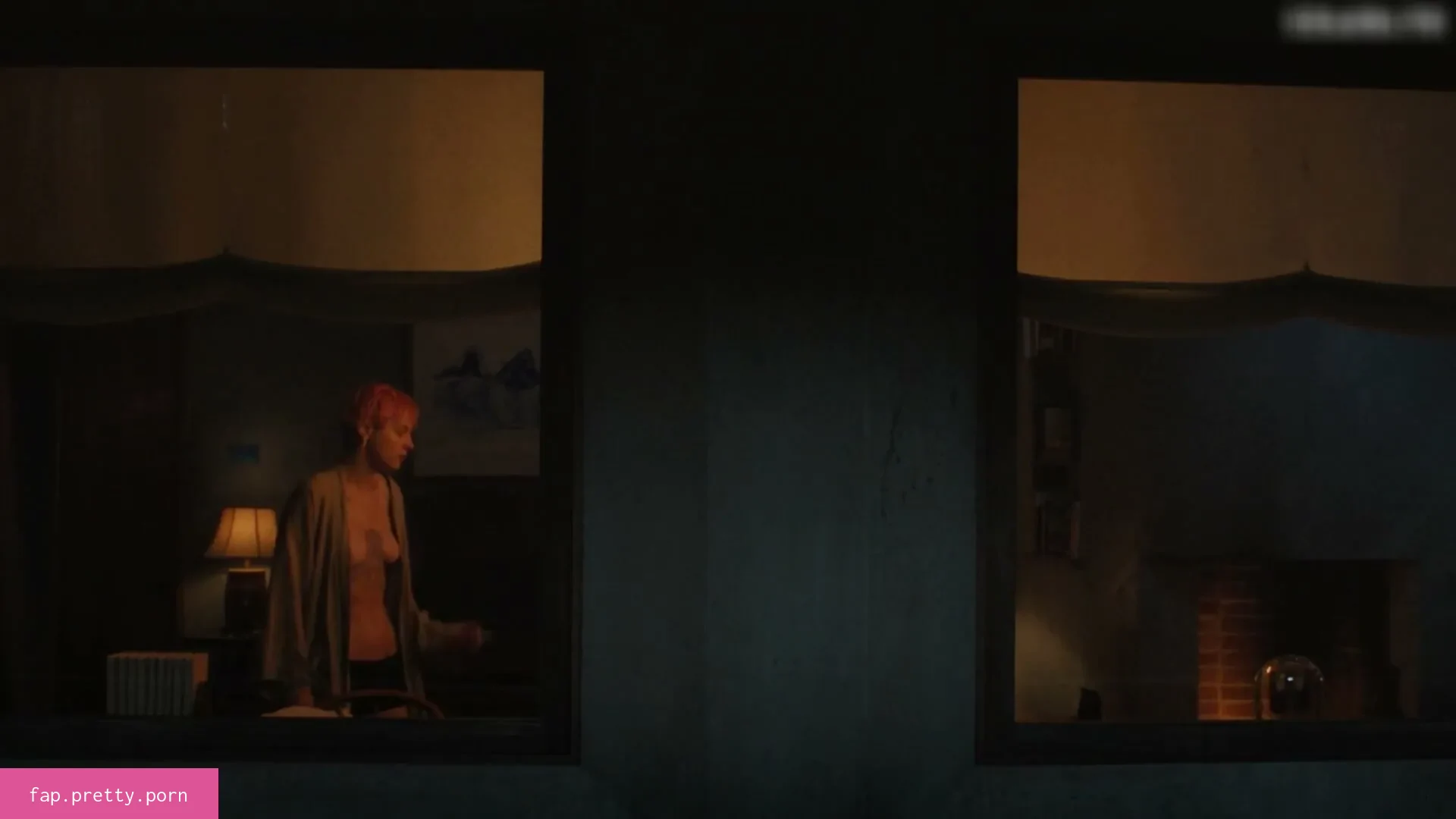 Emma Corrin - Photo #08