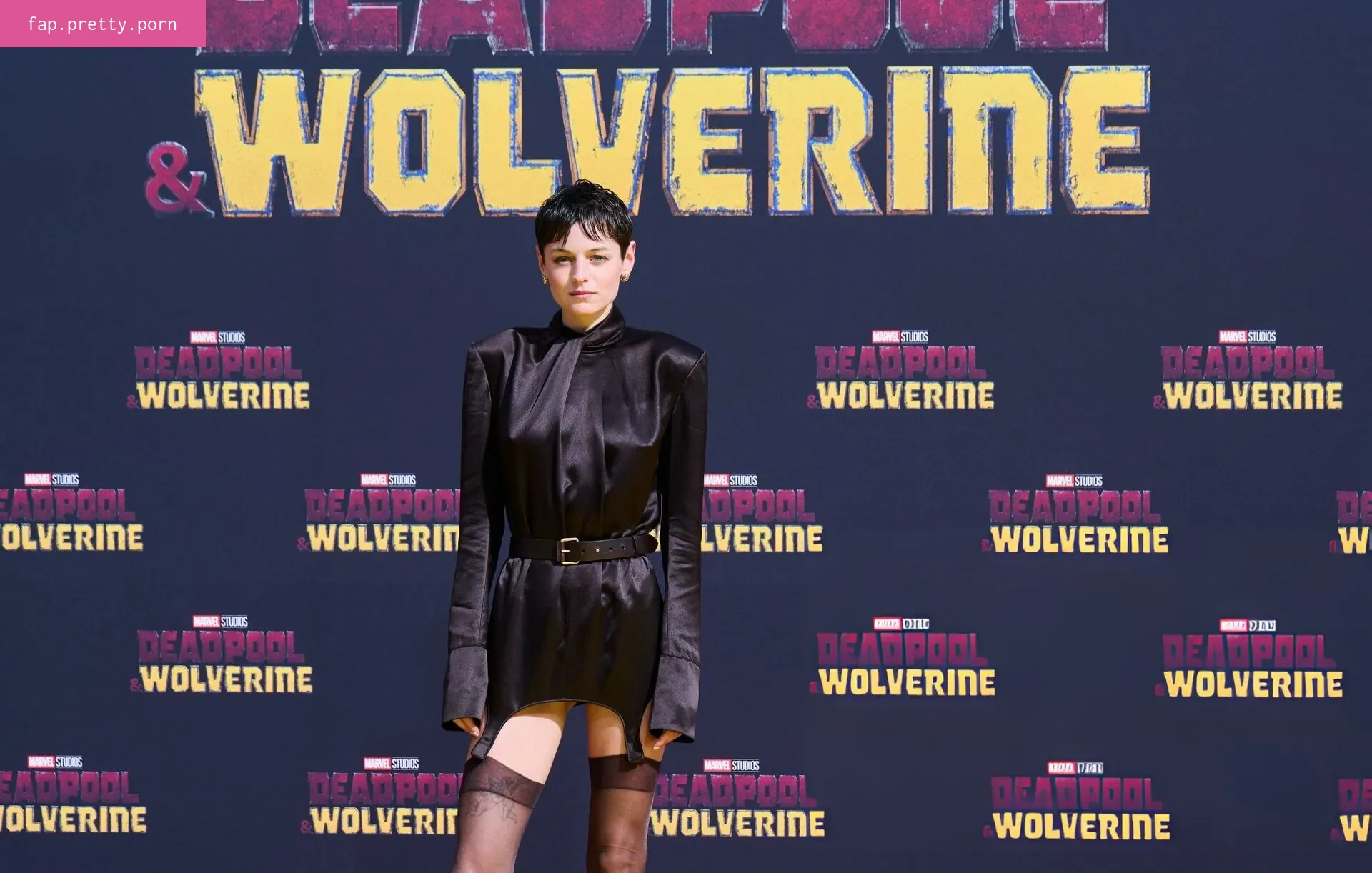 Emma Corrin - Photo #18