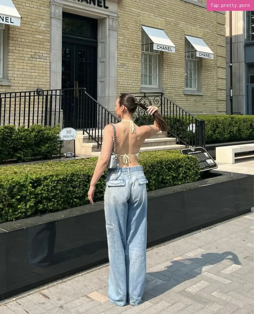 Erin Case - Photo #01