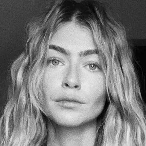 Eve Delf