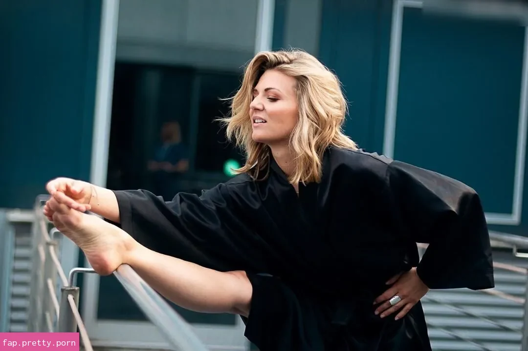 Ella Endlich - Photo #03