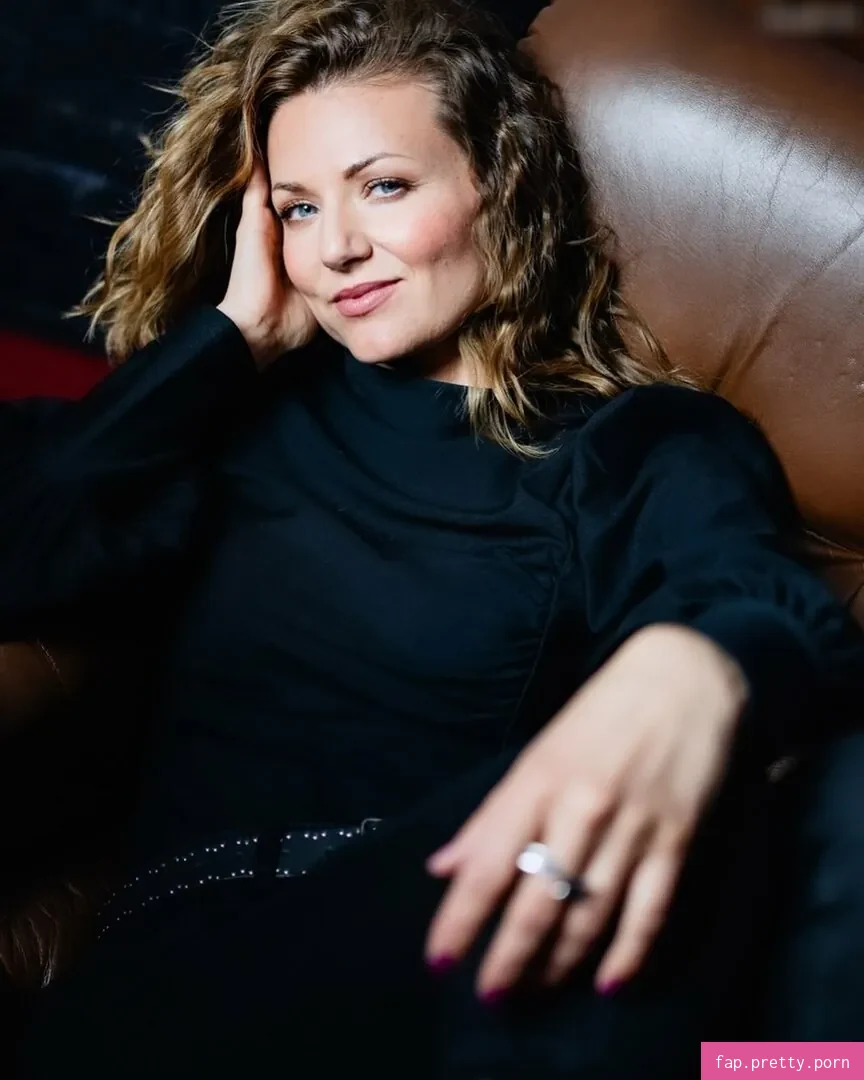 Ella Endlich - Photo #36