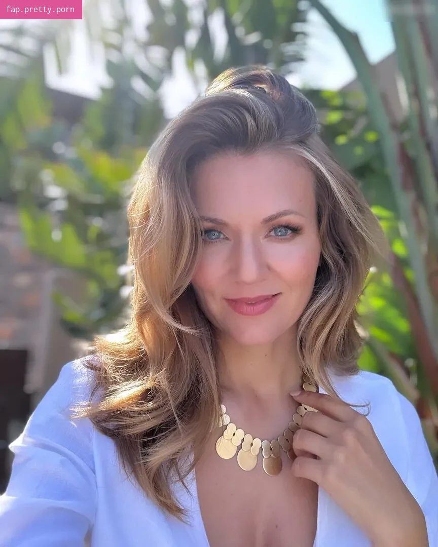 Ella Endlich - Photo #38