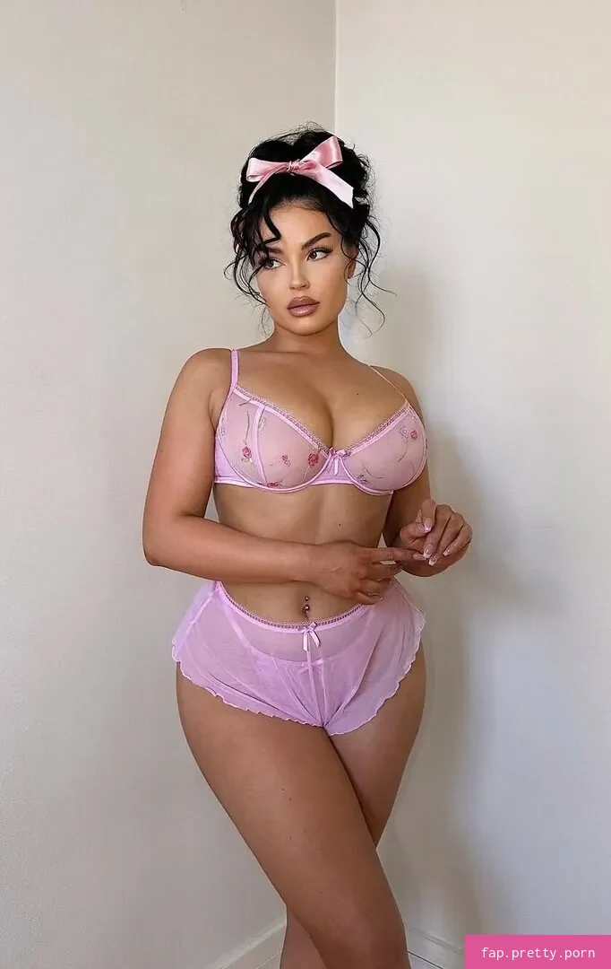 Emilia Emjeni - Photo #14