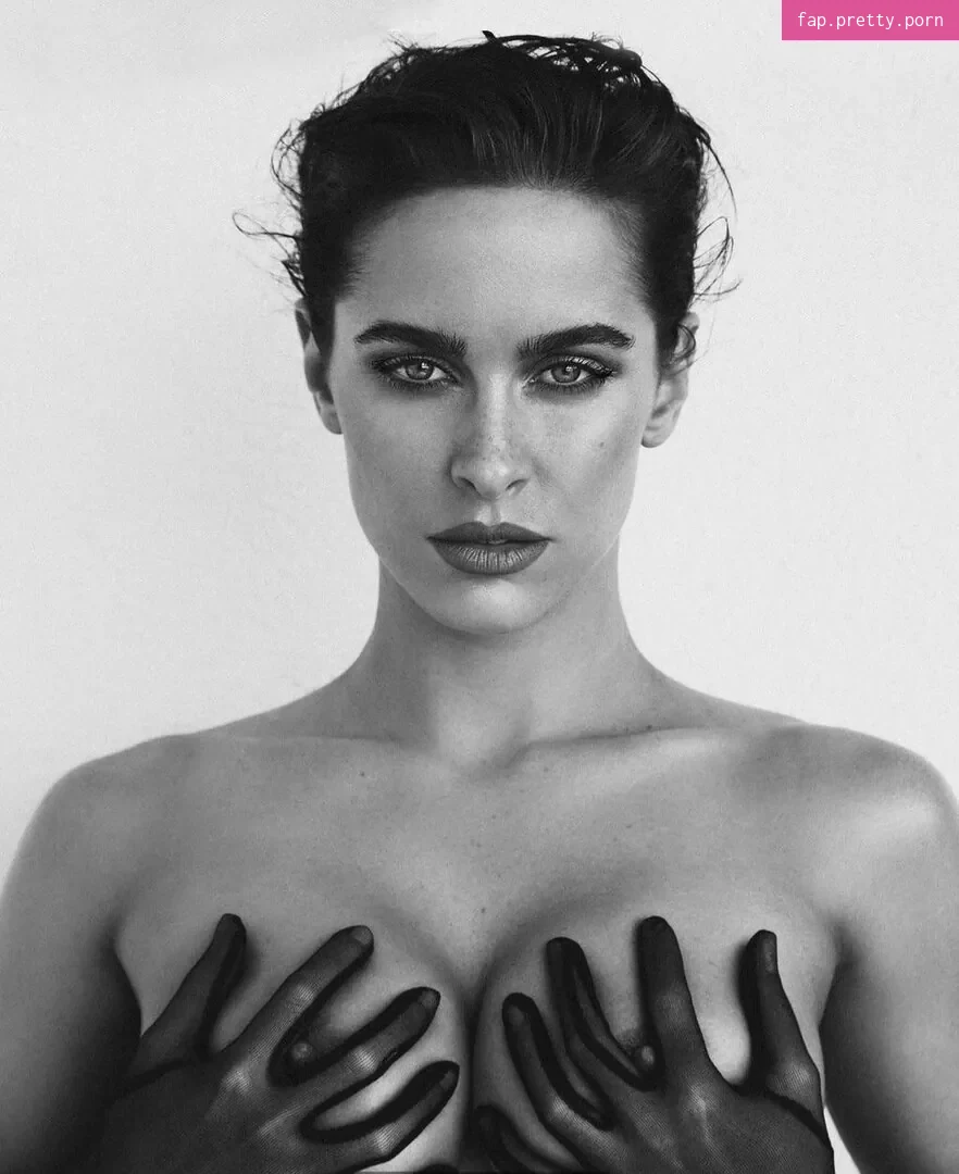 Ellie Gonsalves content