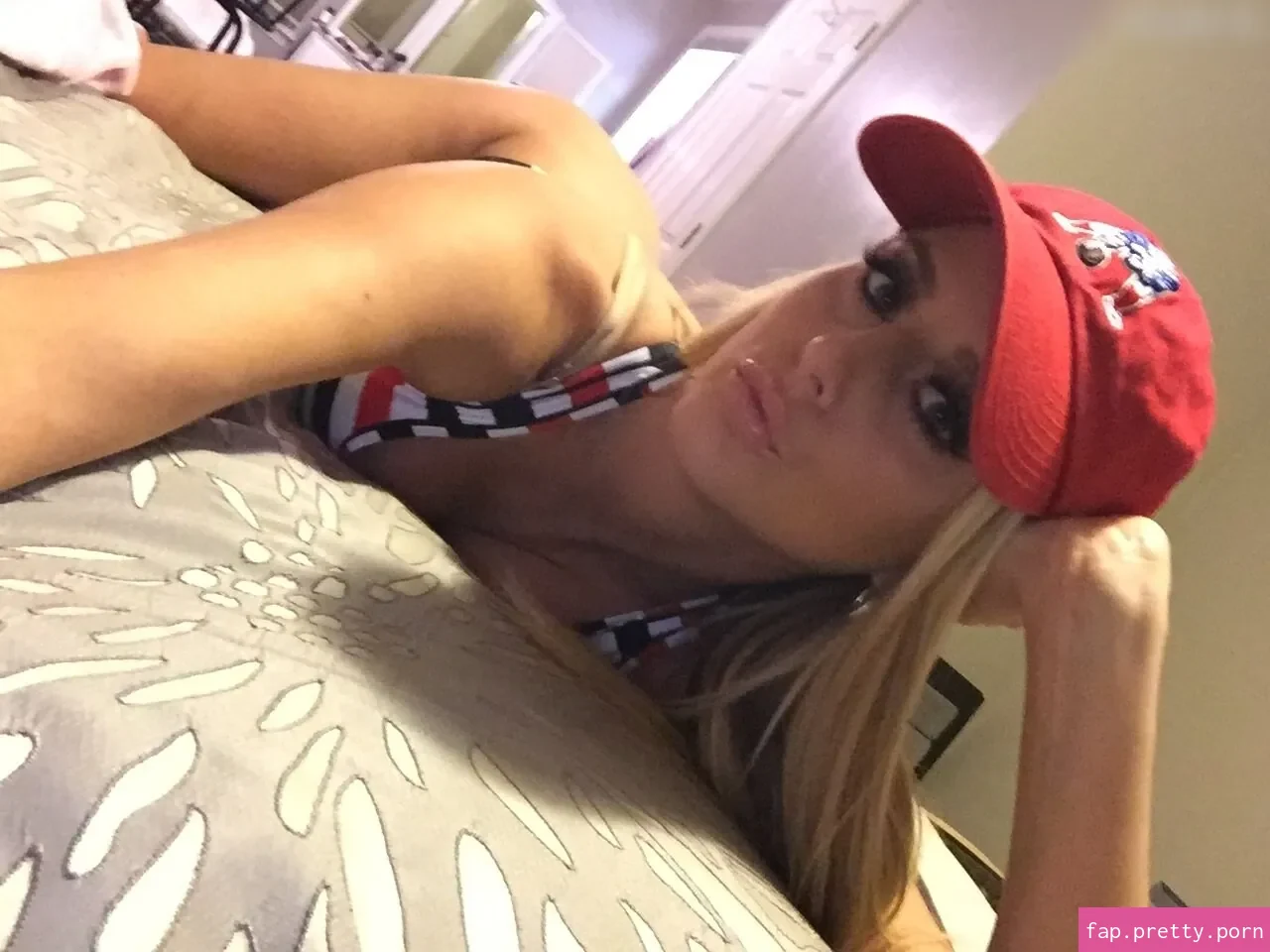 Emma Hernan - Photo #99