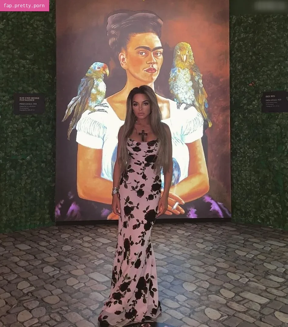 Estefania Küster - Photo #39