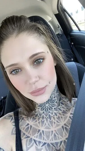 eleperuffo_ content