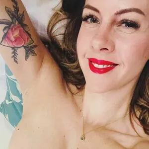 elleblackmagpie content