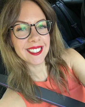 elleblackmagpie content