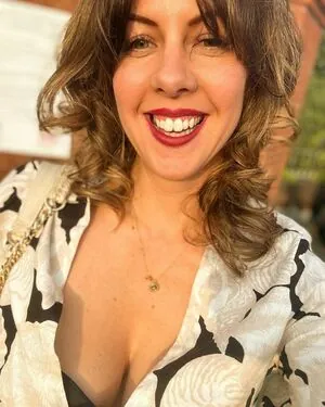 elleblackmagpie content