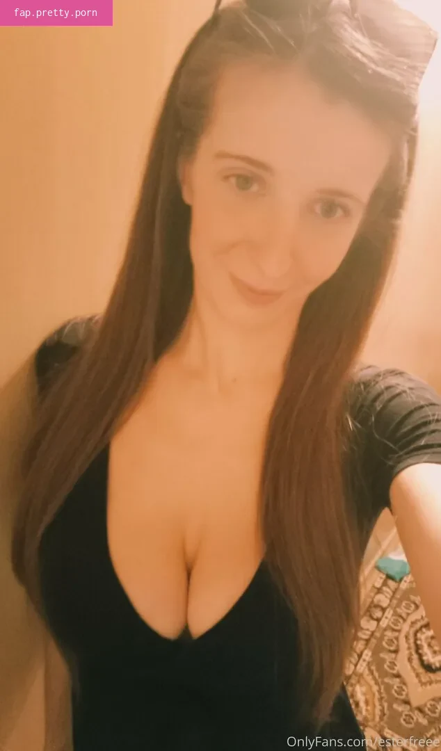 Ester Love - Photo #03