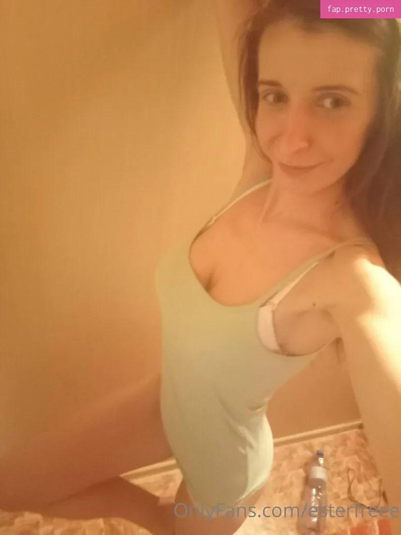 Ester Love - Photo #05