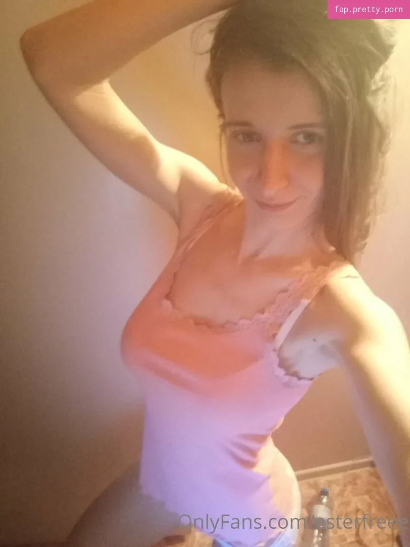 Ester Love - Photo #07