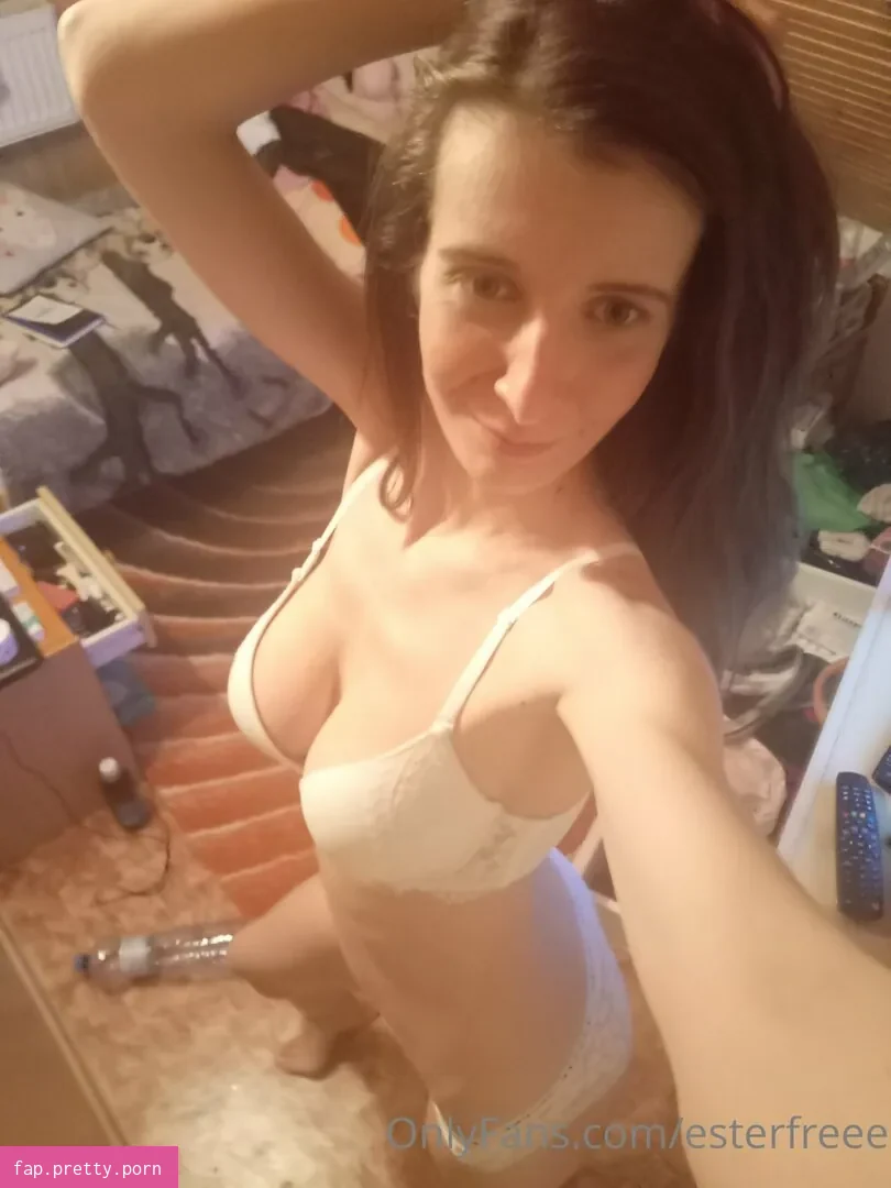 Ester Love - Photo #21