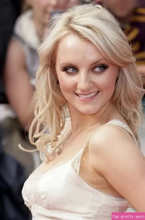 Evanna Lynch - Photo #11