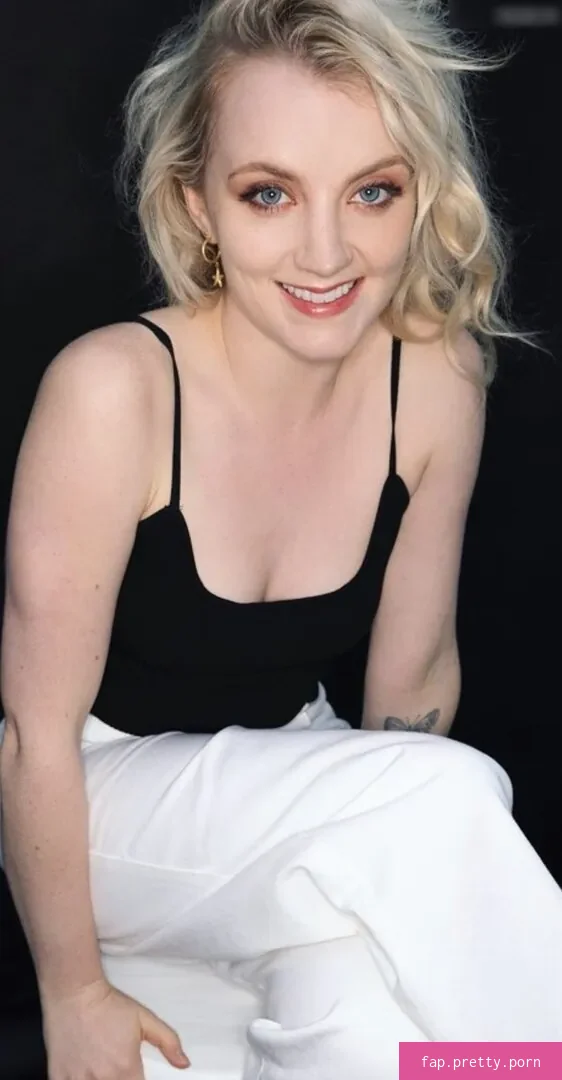 Evanna Lynch - Photo #16