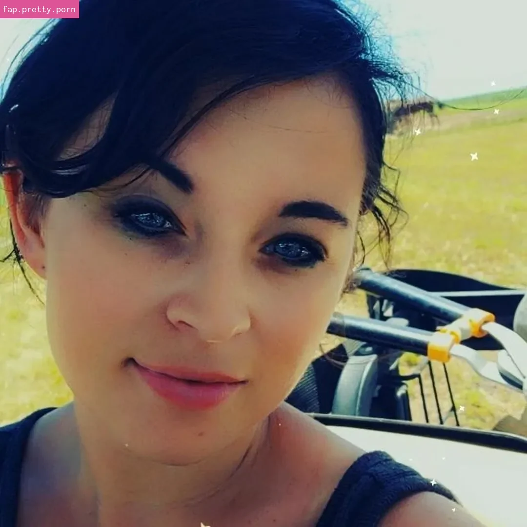 Erin Moor - Photo #29