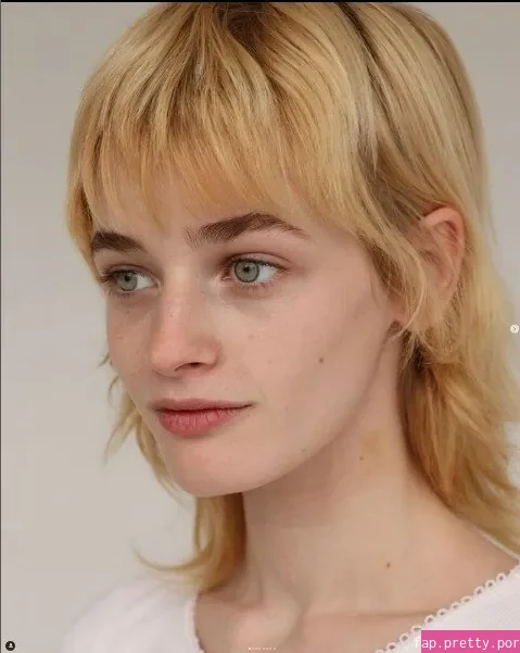 Esther McGregor - Photo #06