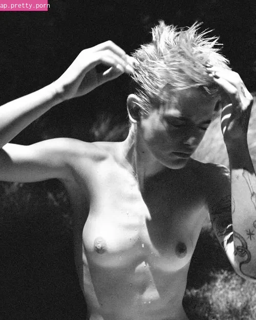 Esther McGregor - Photo #52