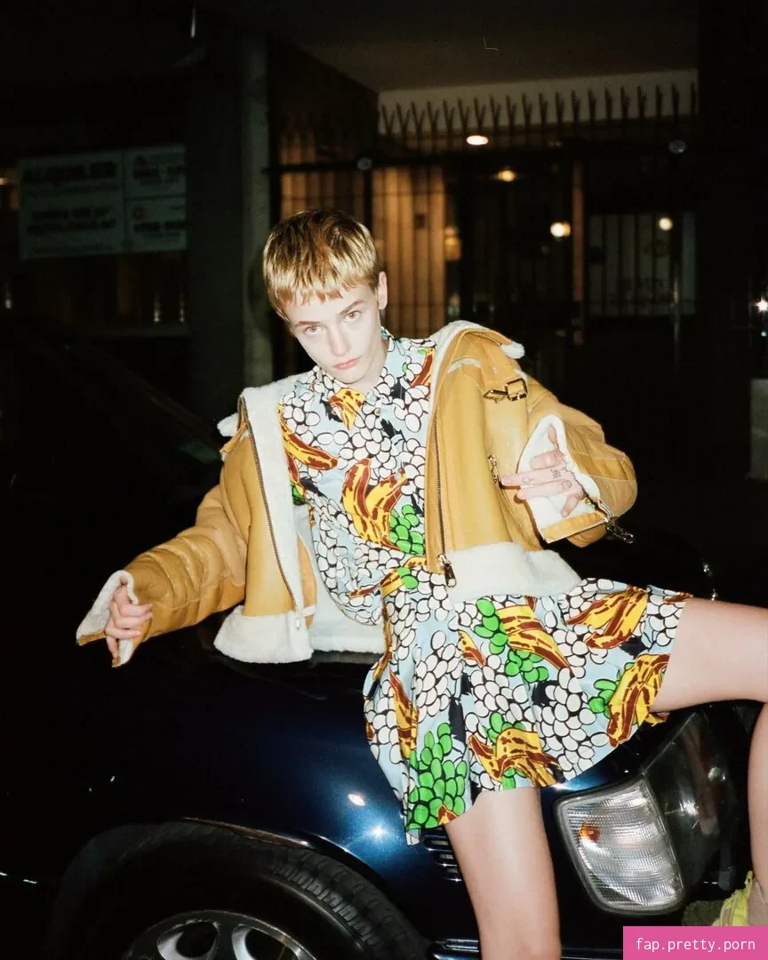 Esther McGregor - Photo #70